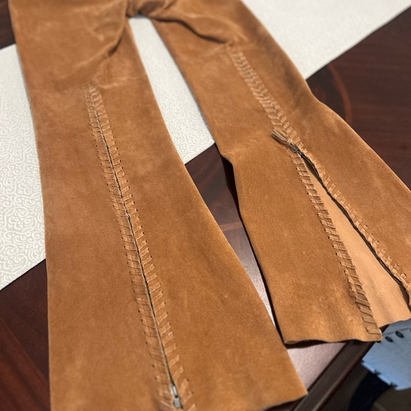 Arden B. Leather Suede Split Flare Zip Back Pant Legs Boho Y2K Festival Size 8 - Picture 4 of 16